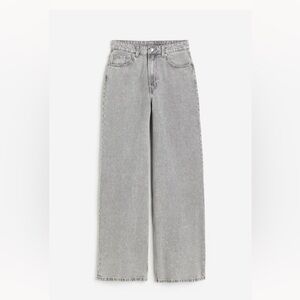 5-pocket jeans in washed cotton denim. High waist and straight, wide legs.